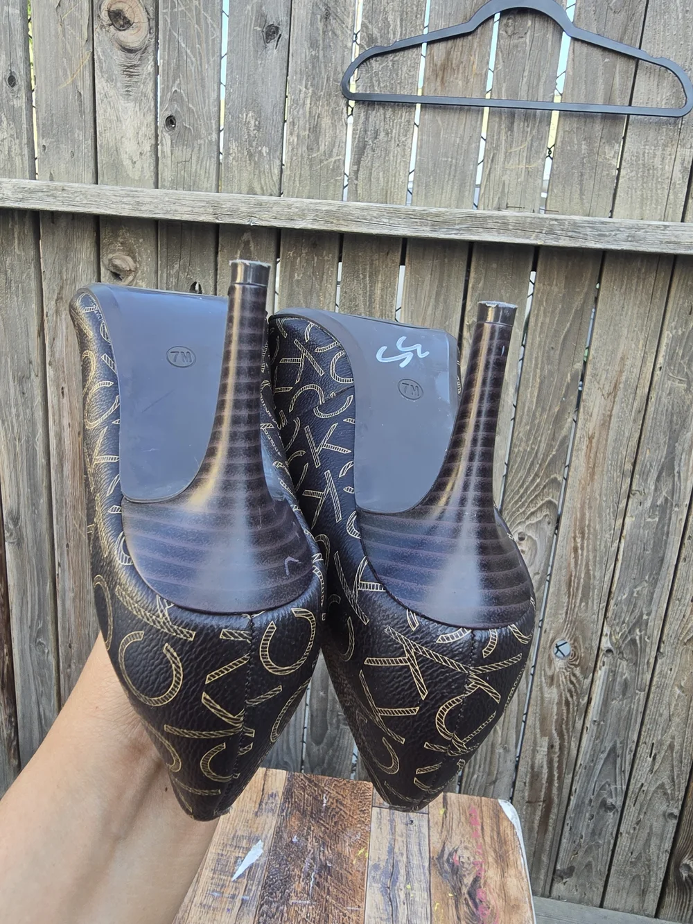 Calvin Klein Pattern Brown Logo Pump Women Shoes Size 6.5